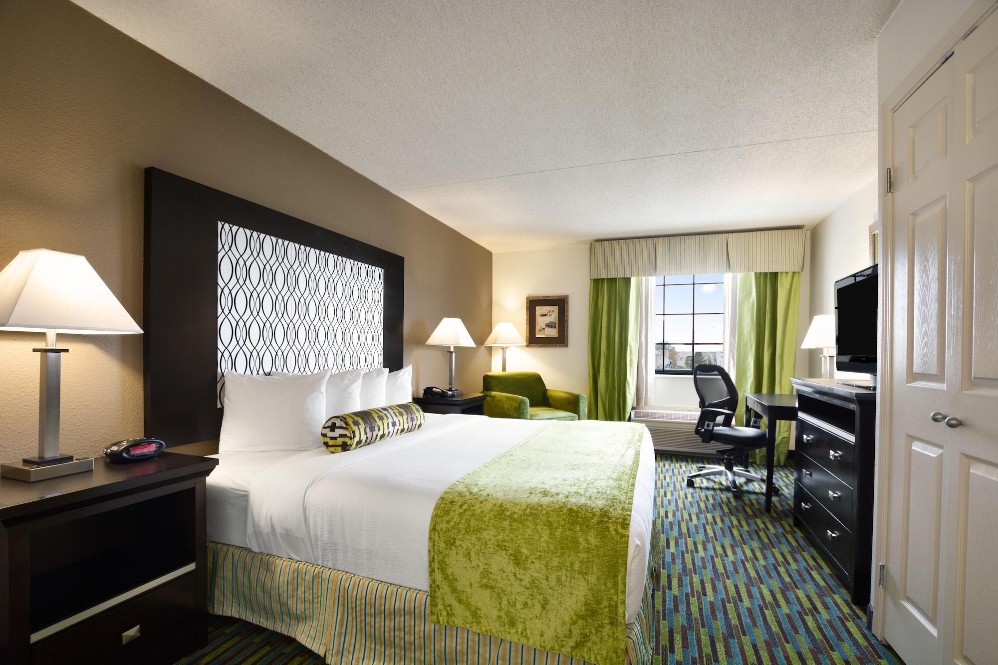 Wyndham Garden Wichita Downtown Hotel Buitenkant foto